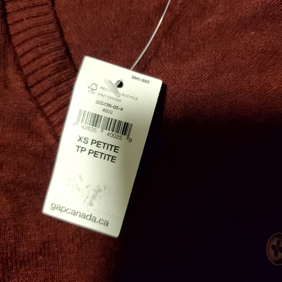 ❌❌❌SOLD❌❌❌                    BNWT GAP MAROON CARDIGAN - Picture 4 of 4